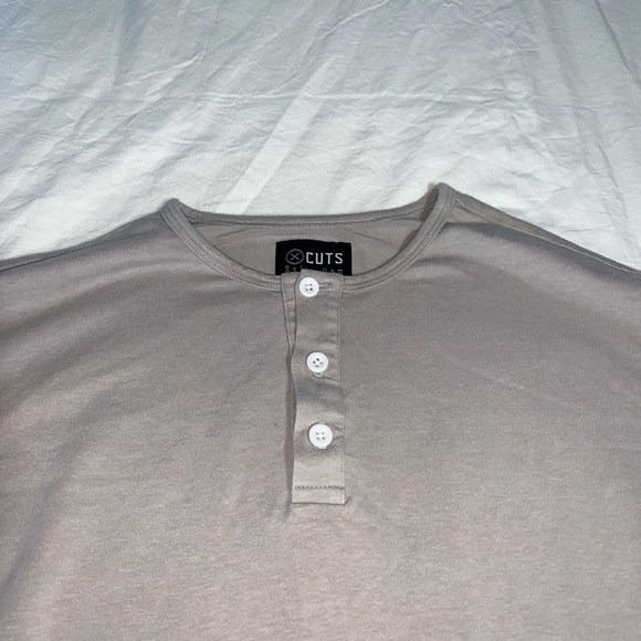 Cuts Clothing Split Hem Long Sleeve Henley - Picture 2 of 4